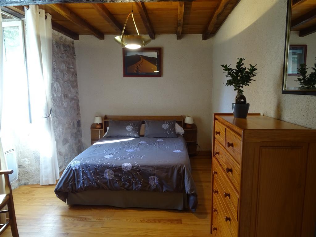 La Maison Des Cornieres Fources Экстерьер фото